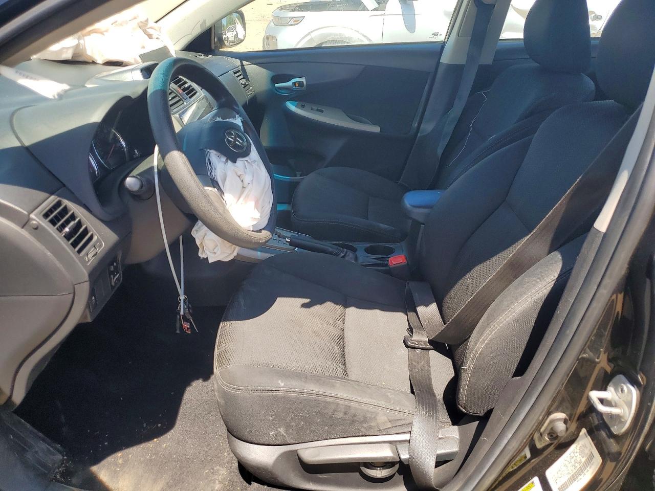 2013 TOYOTA COROLLA S photo 13