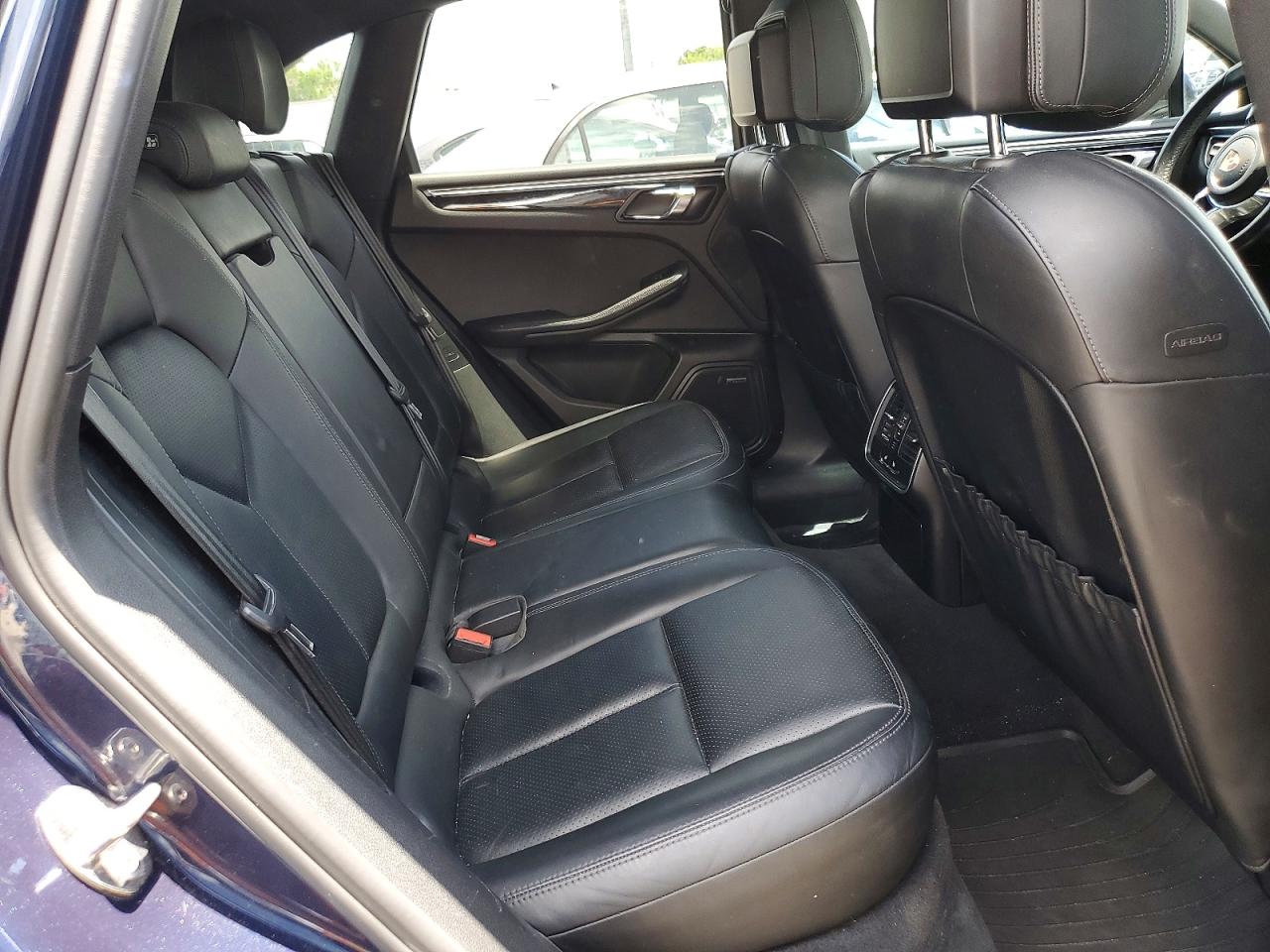 2016 PORSCHE MACAN S photo 21
