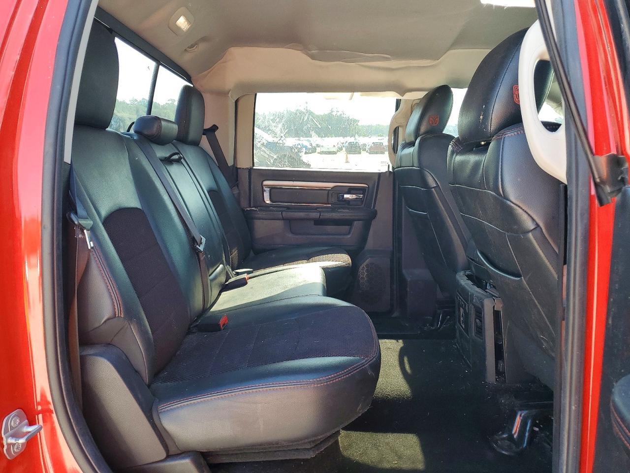 2016 RAM 1500 SPORT photo 28