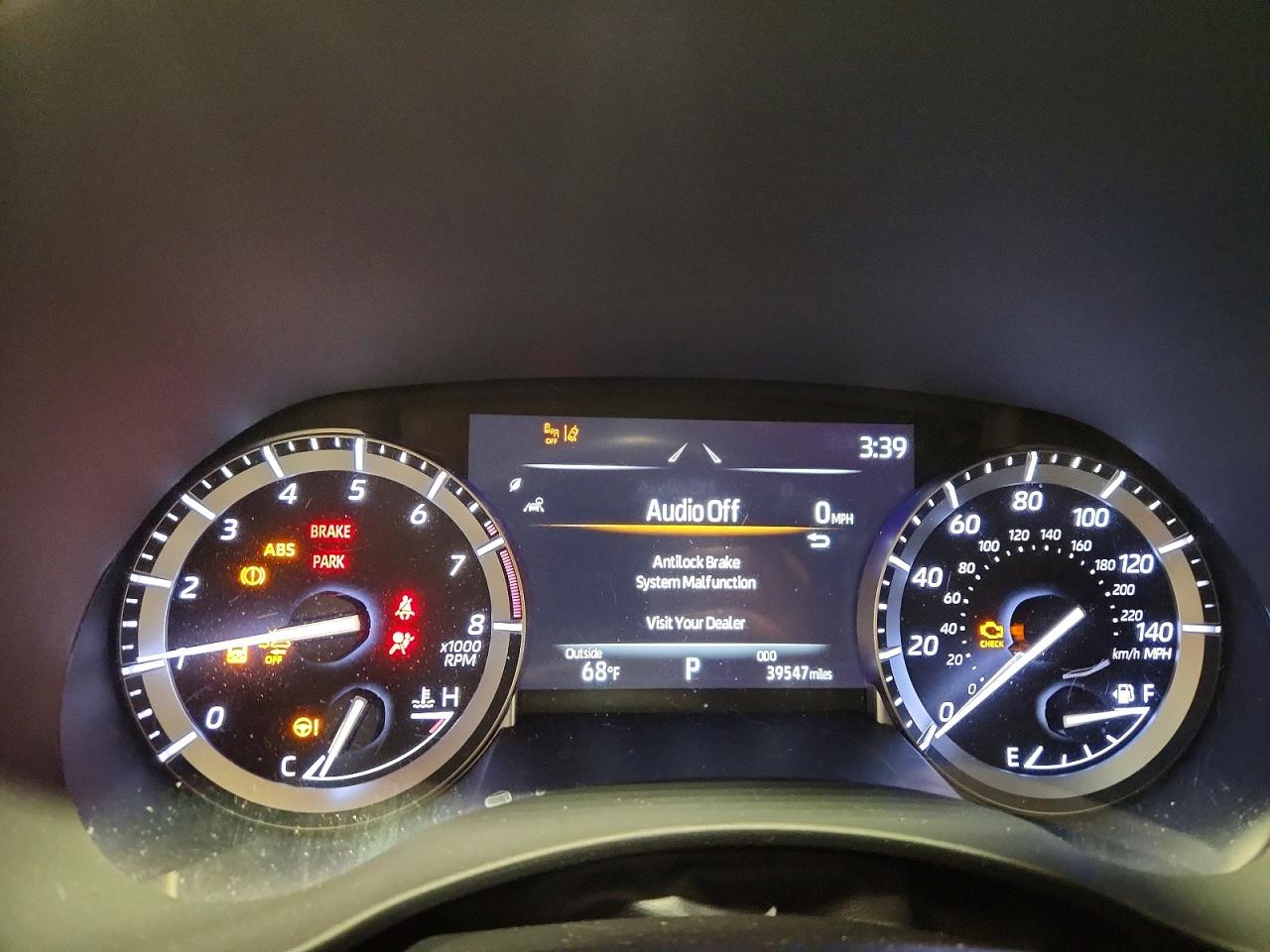 2022 TOYOTA HIGHLANDER XLE photo 9