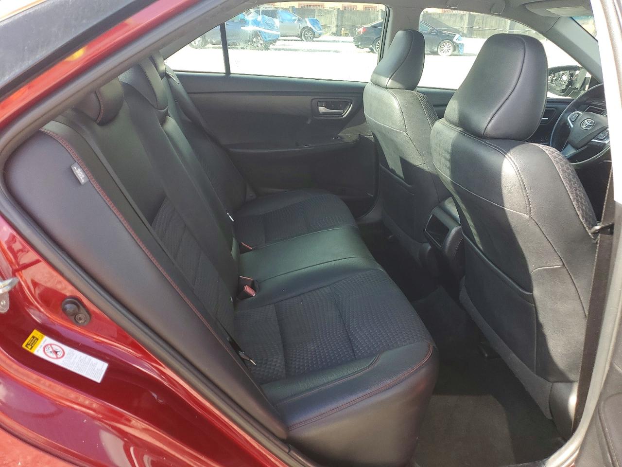 2015 TOYOTA CAMRY SE photo 19
