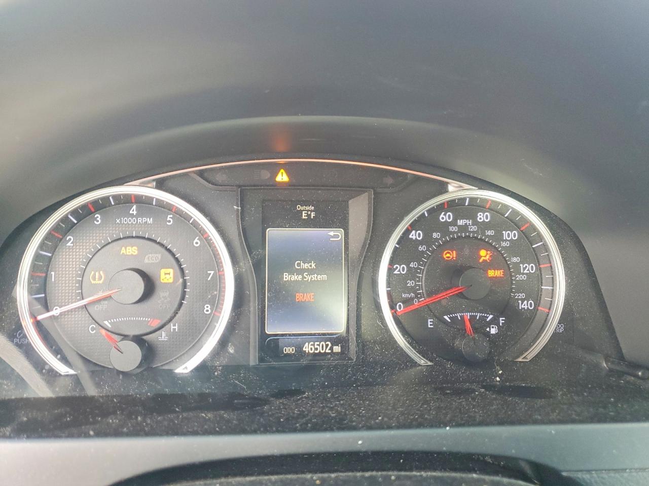 2015 TOYOTA CAMRY SE photo 17