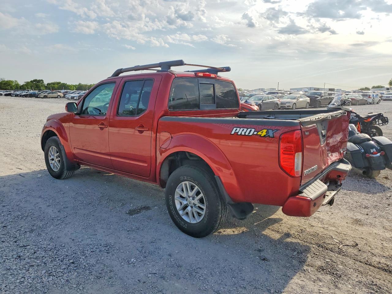 2017 NISSAN FRONTIER PRO-4X photo 4