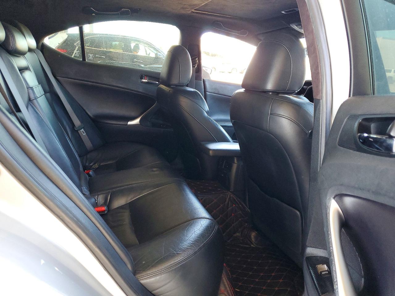2006 LEXUS IS 350 photo 28