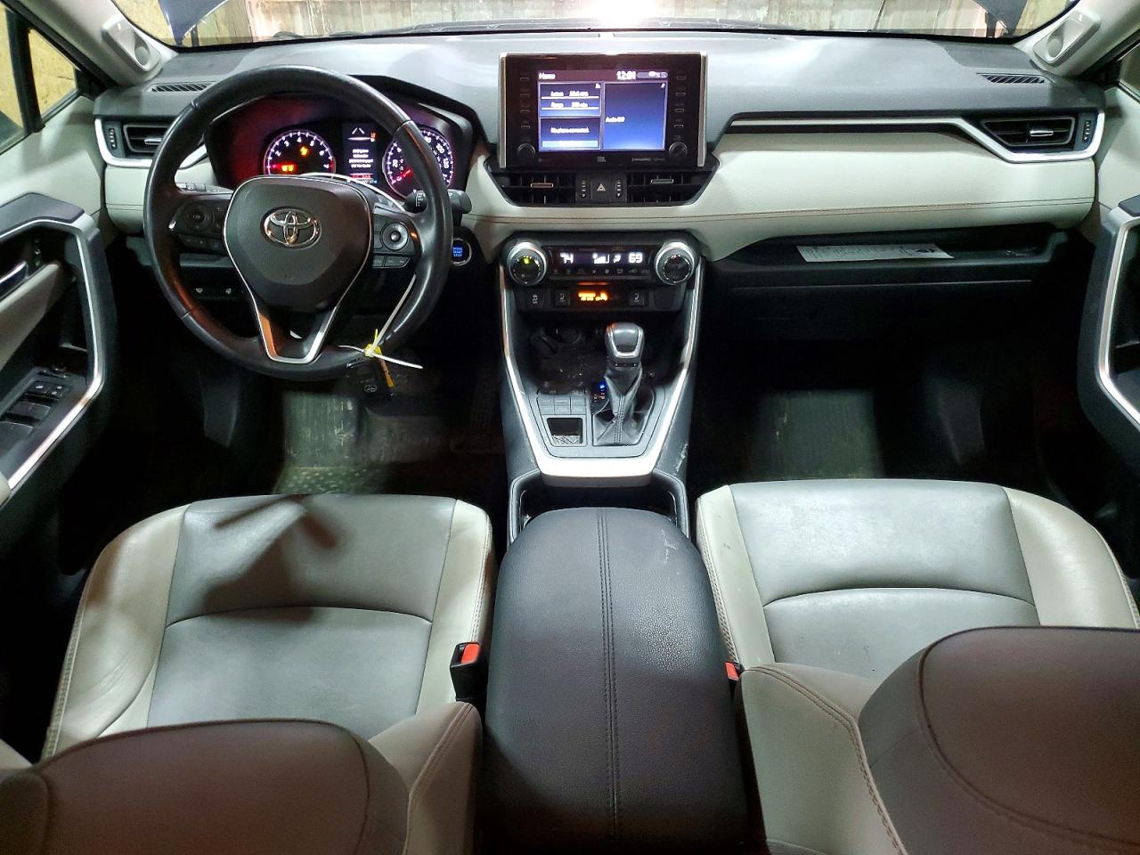 2019 TOYOTA RAV4 XLE PREMIUM photo 15