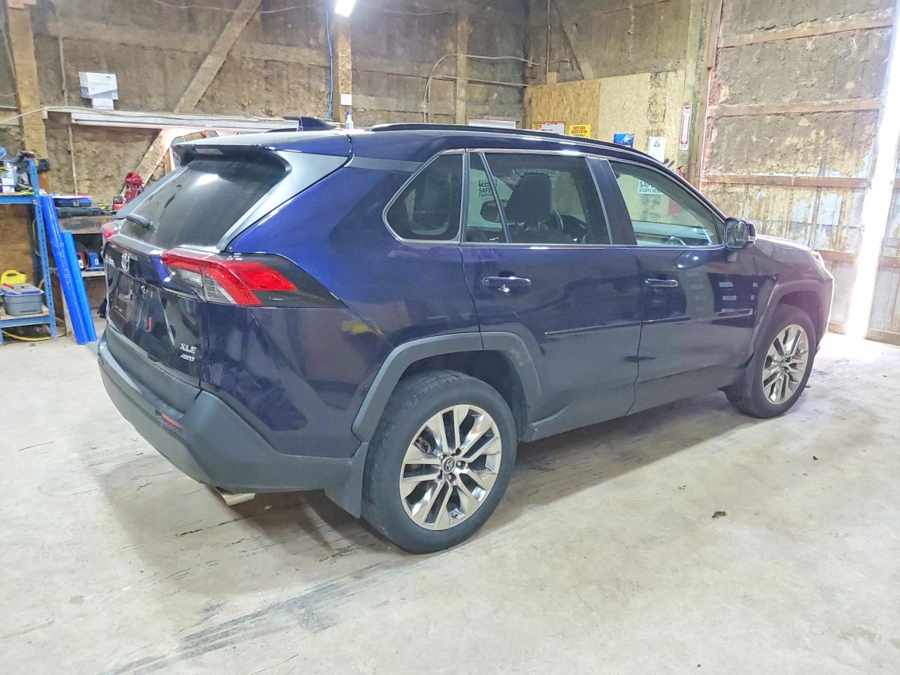 2019 TOYOTA RAV4 XLE PREMIUM photo 5
