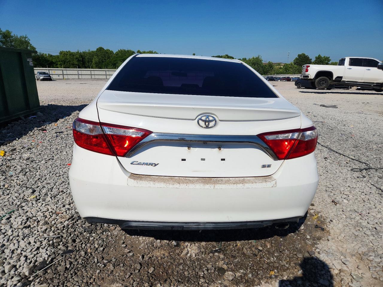 2017 TOYOTA CAMRY SE photo 11