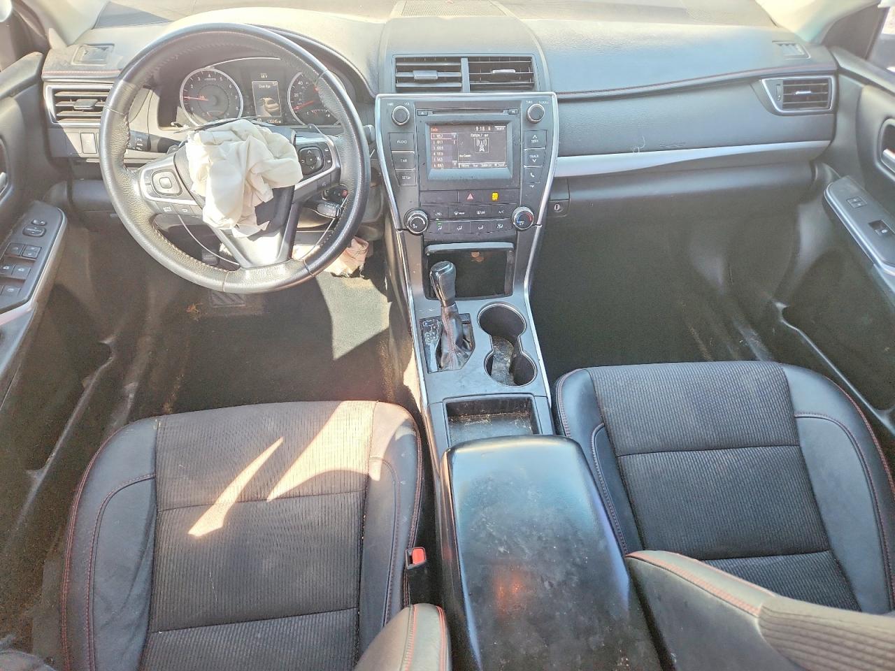 2017 TOYOTA CAMRY SE photo 15