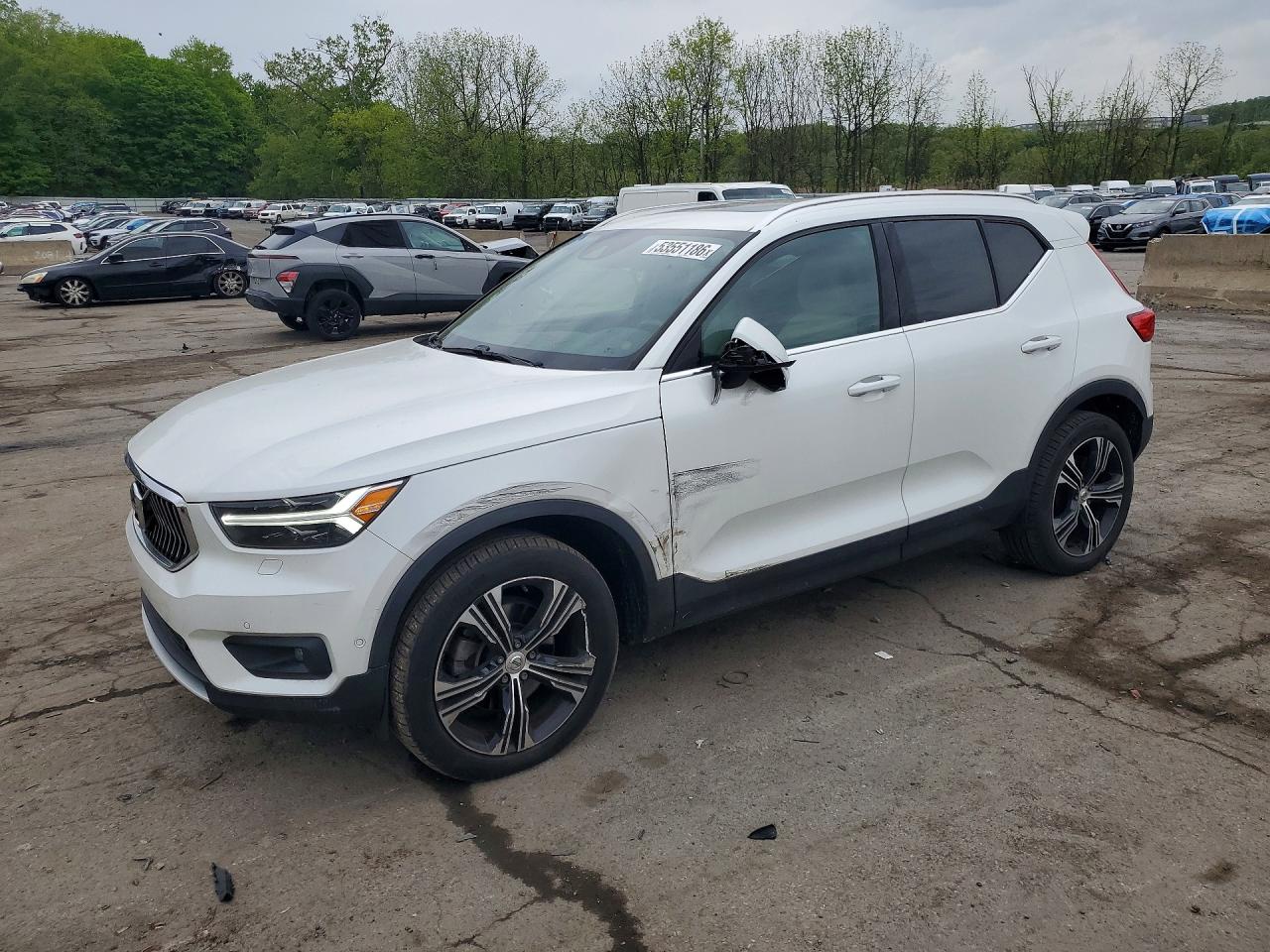 2019 VOLVO XC40