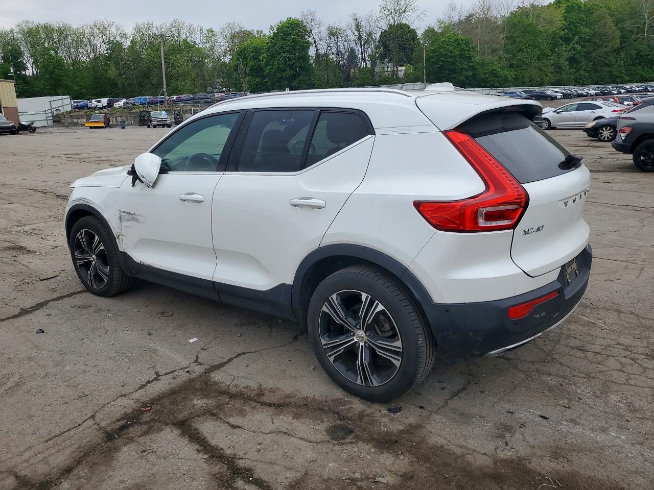 2019 VOLVO XC40 T5 INSCRIPTION photo 3