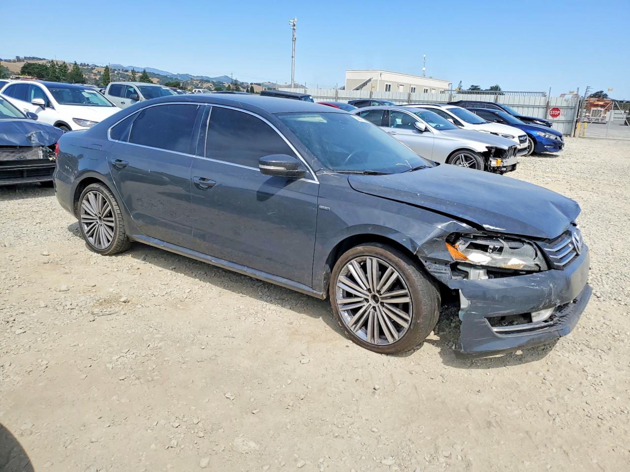 2015 VOLKSWAGEN PASSAT SE photo 7