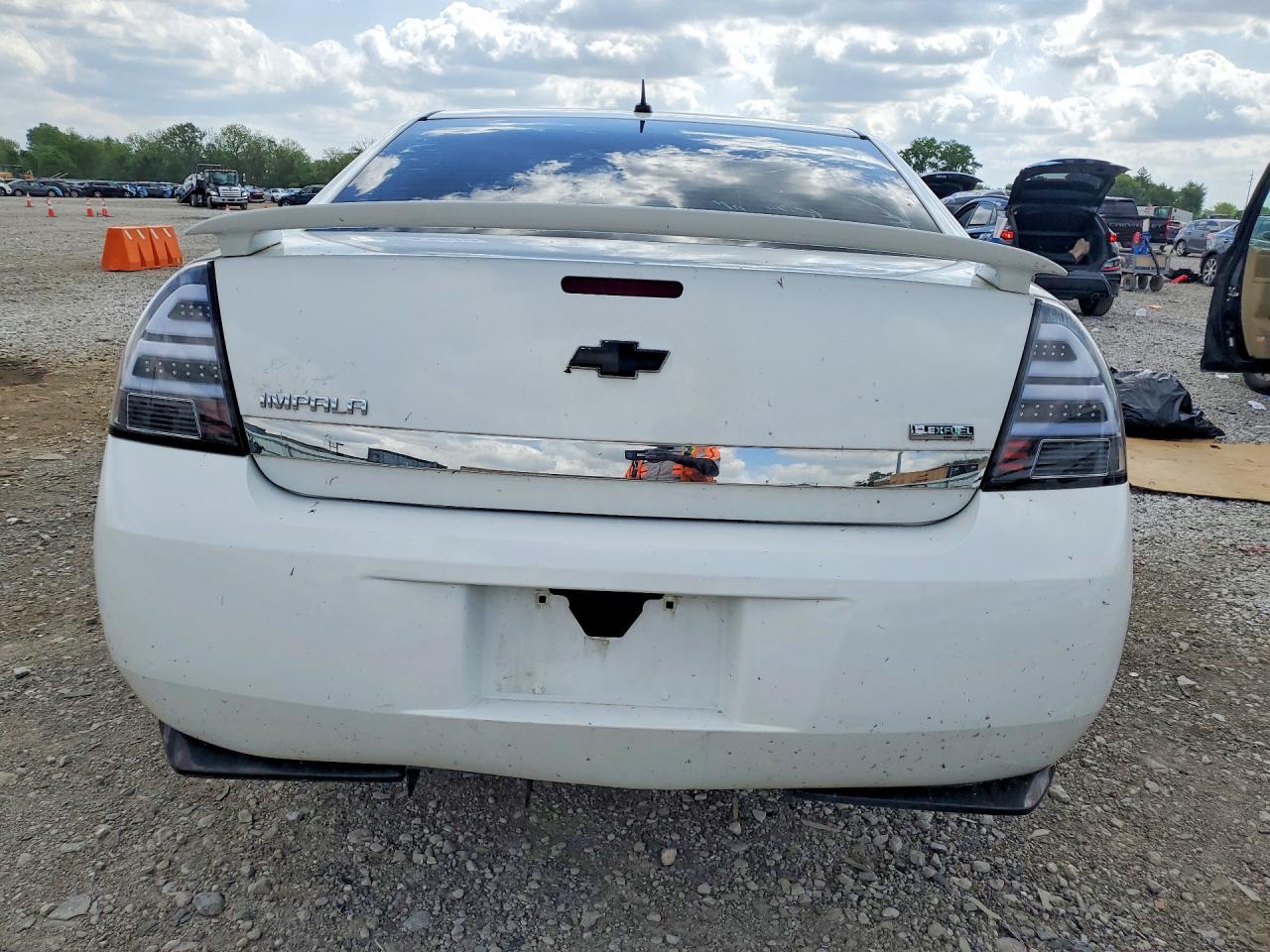 2011 CHEVROLET IMPALA LS photo 16