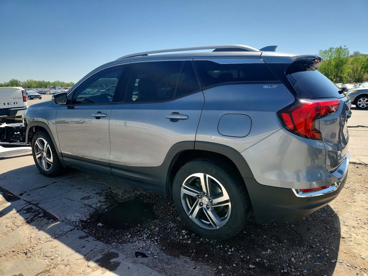 2019 GMC TERRAIN SLT photo 3