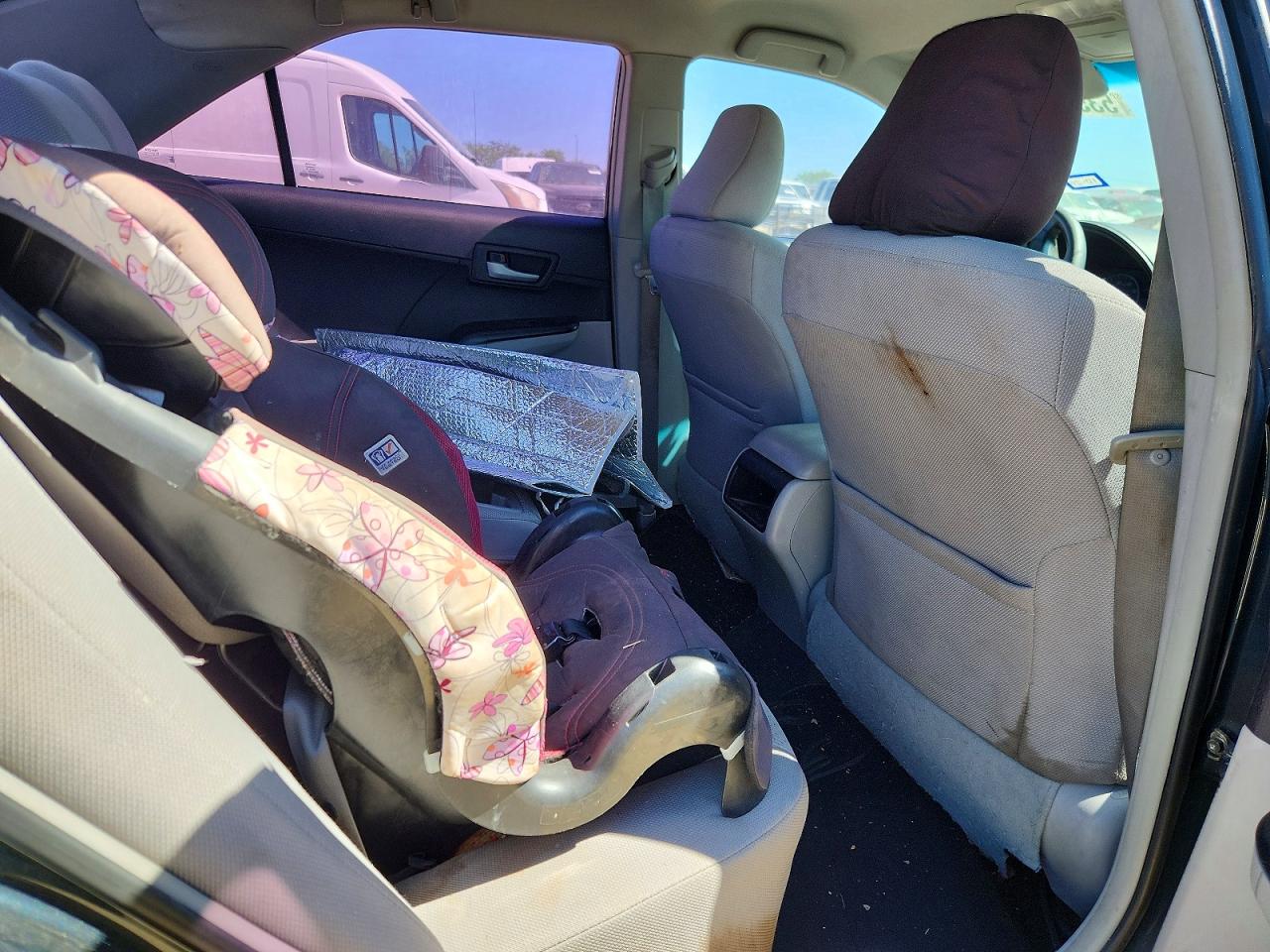 2014 TOYOTA CAMRY LE photo 19