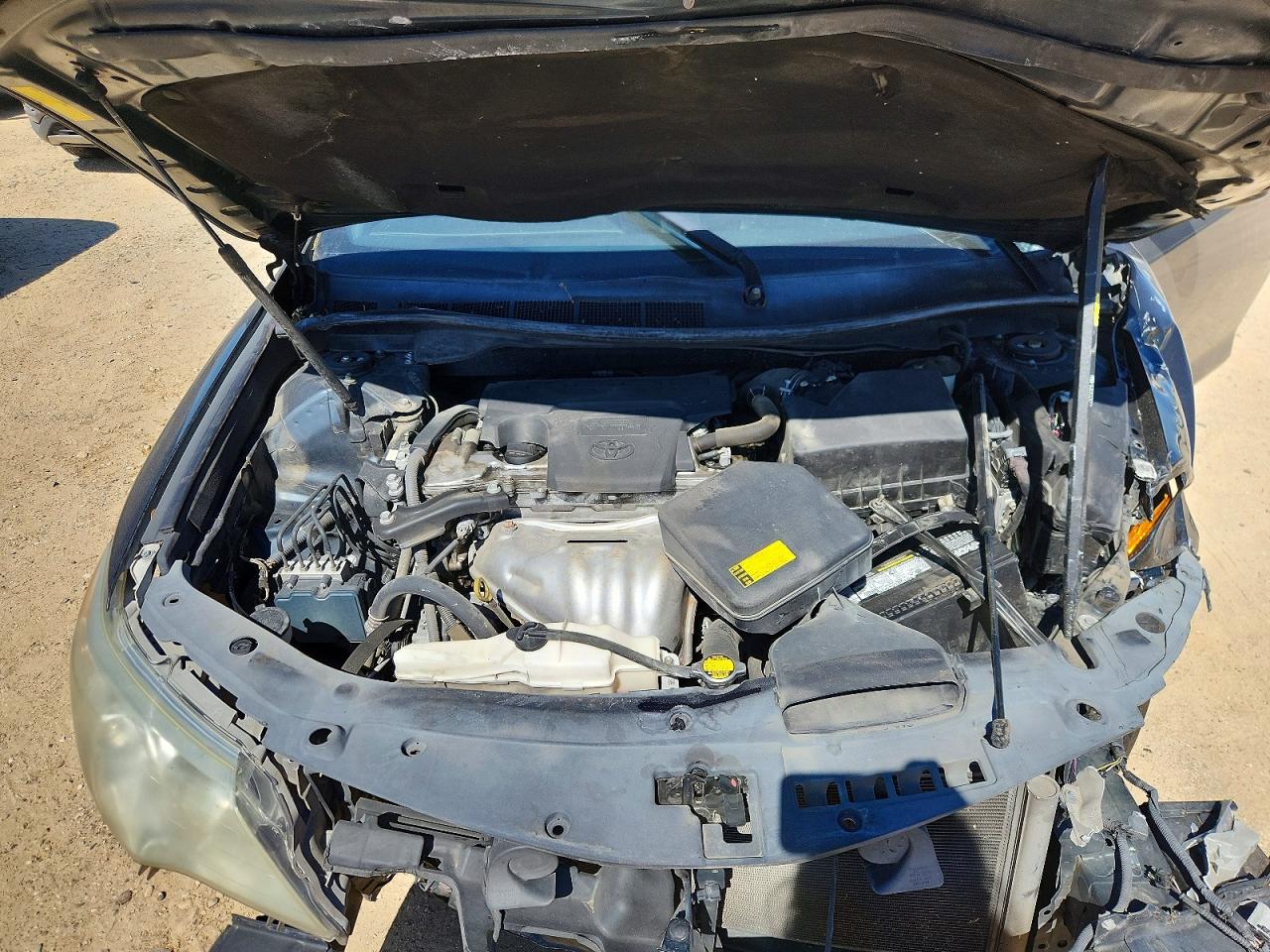 2014 TOYOTA CAMRY LE photo 21