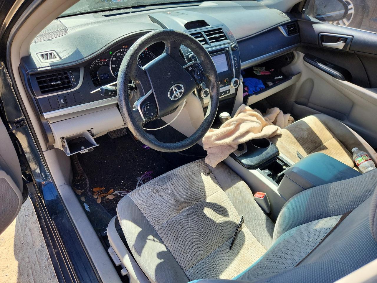 2014 TOYOTA CAMRY LE photo 15