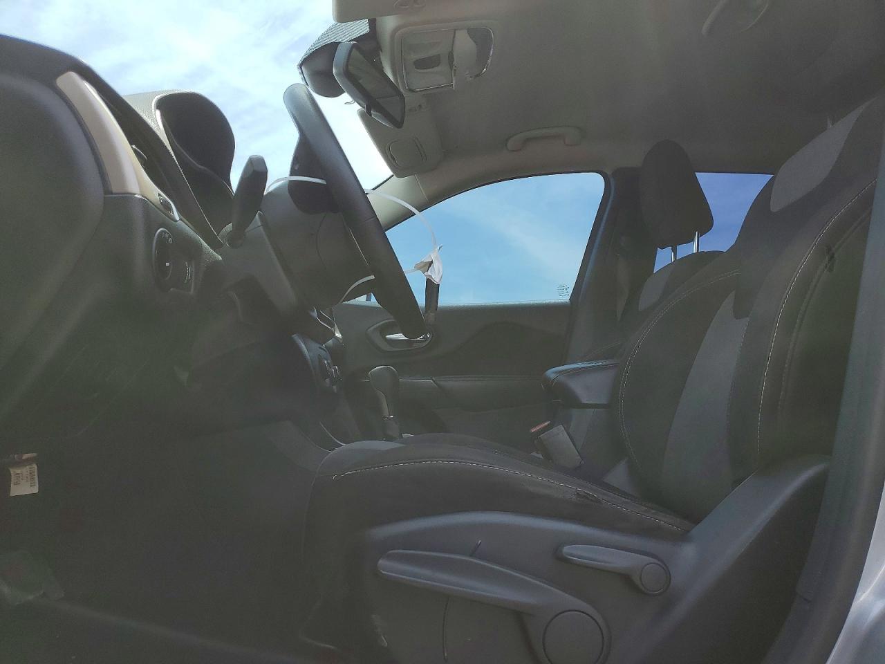 2014 JEEP CHEROKEE SPORT photo 13