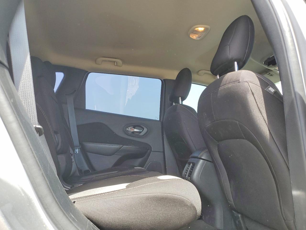 2014 JEEP CHEROKEE SPORT photo 21