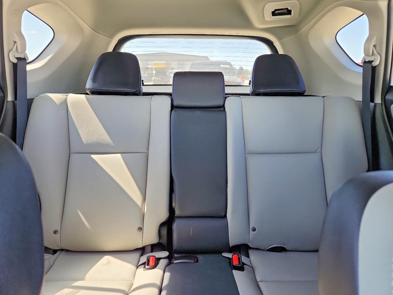 2016 TOYOTA RAV4 LIMITED photo 19