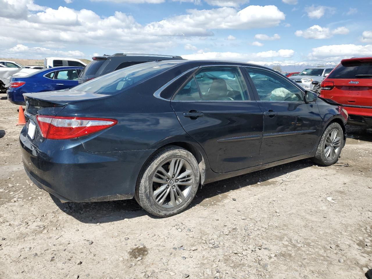 2016 TOYOTA CAMRY XLE photo 5