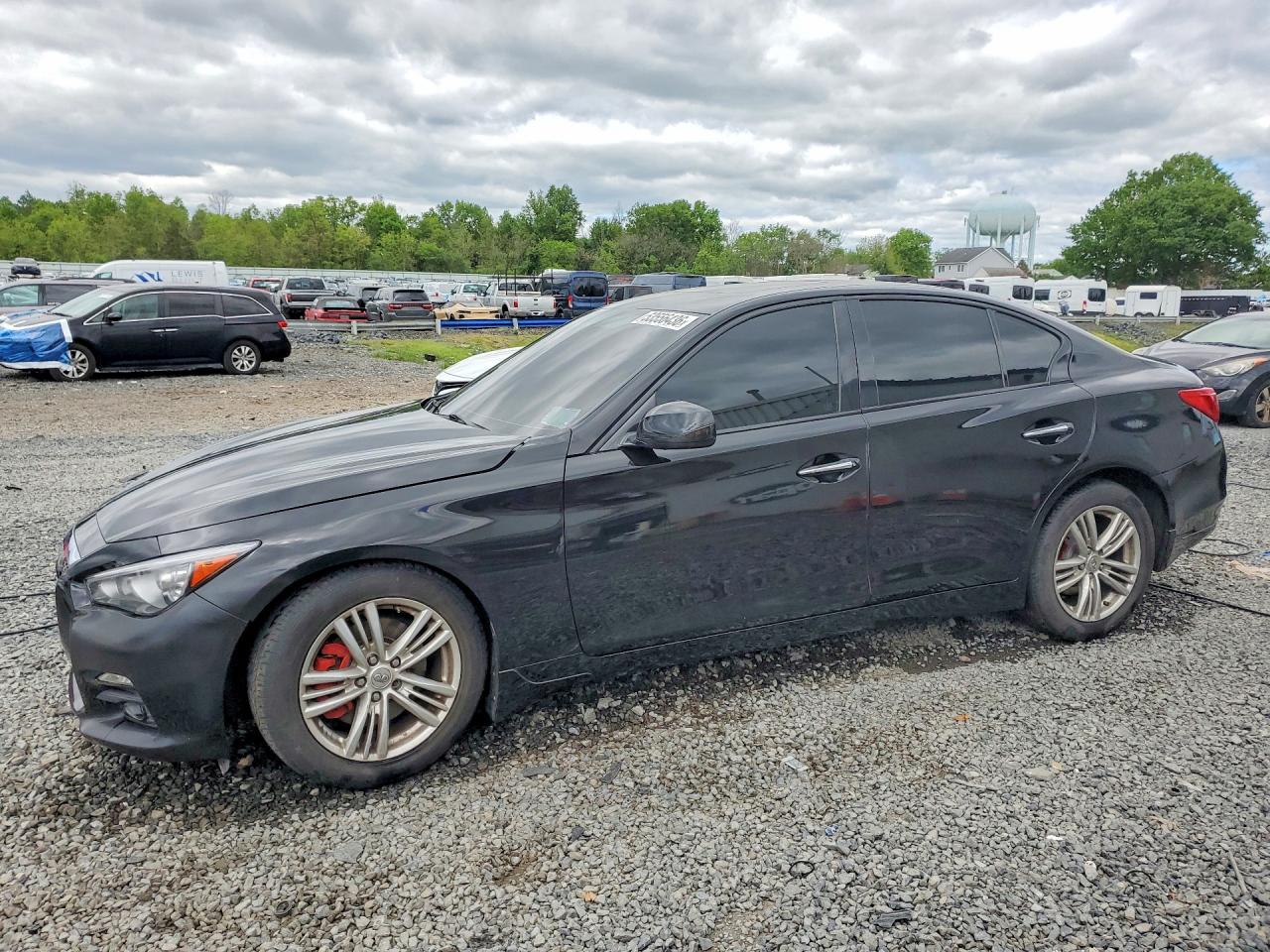 2015 INFINITI Q50
