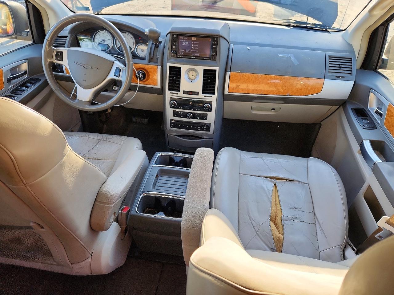 2010 CHRYSLER TOWN & COUNTRY LIMITED photo 22