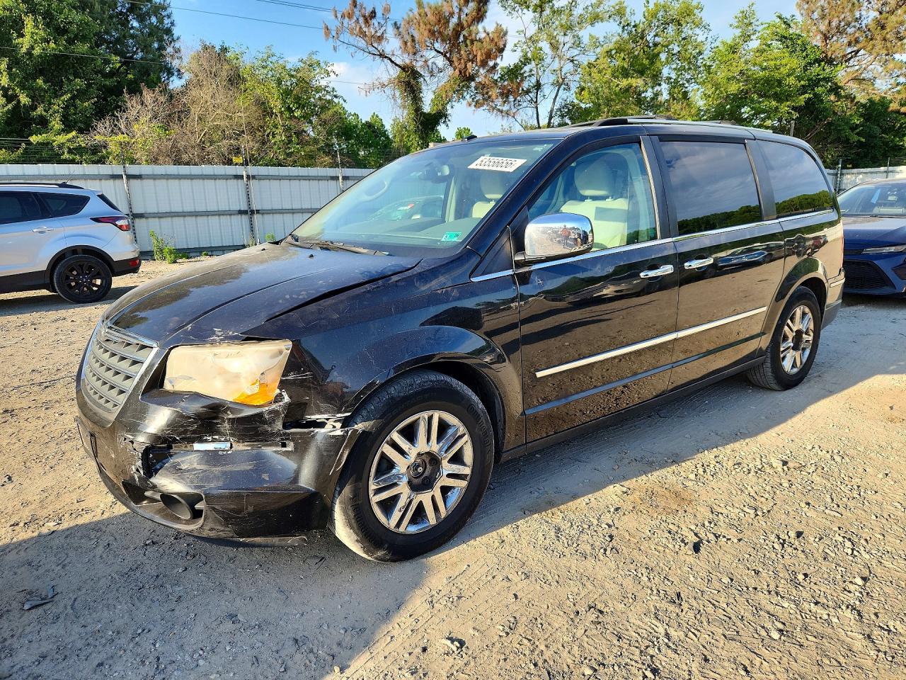 2010 CHRYSLER TOWN & COUNTRY