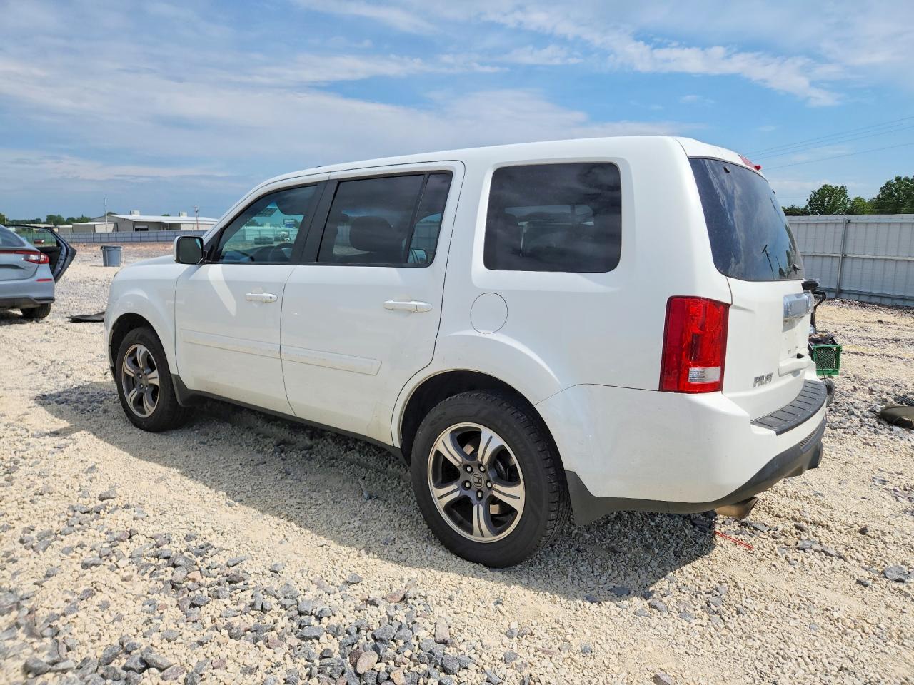 2015 HONDA PILOT SE photo 3