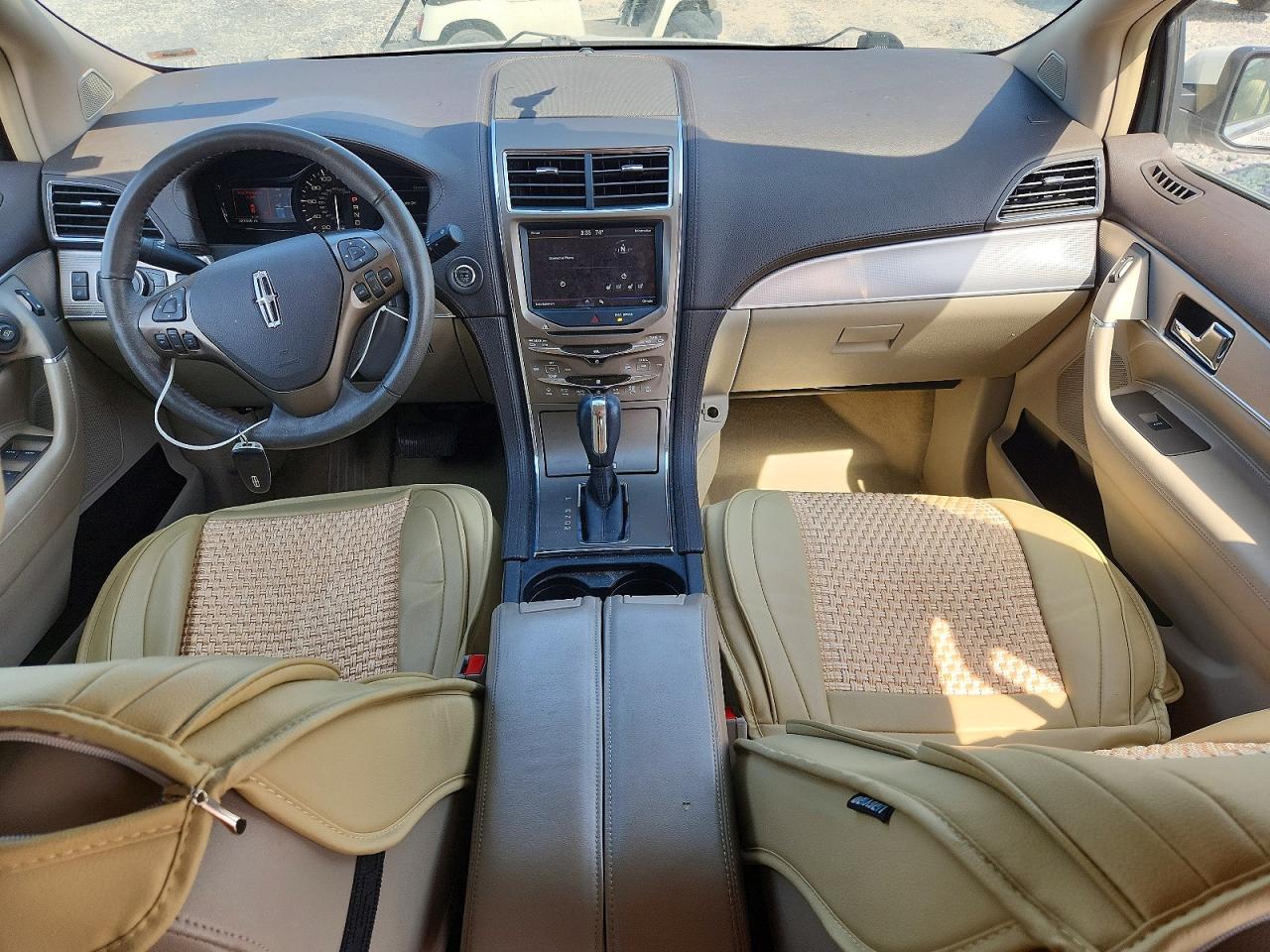 2012 LINCOLN TOWNHOUSE MKX photo 22