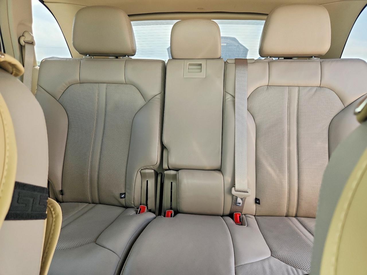 2012 LINCOLN TOWNHOUSE MKX photo 28