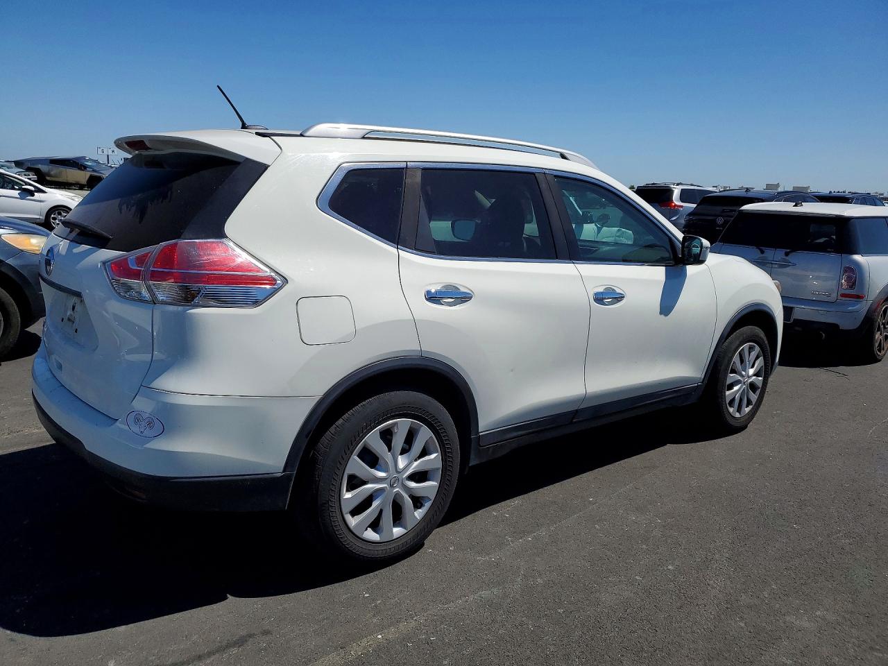 2016 NISSAN ROGUE S photo 5