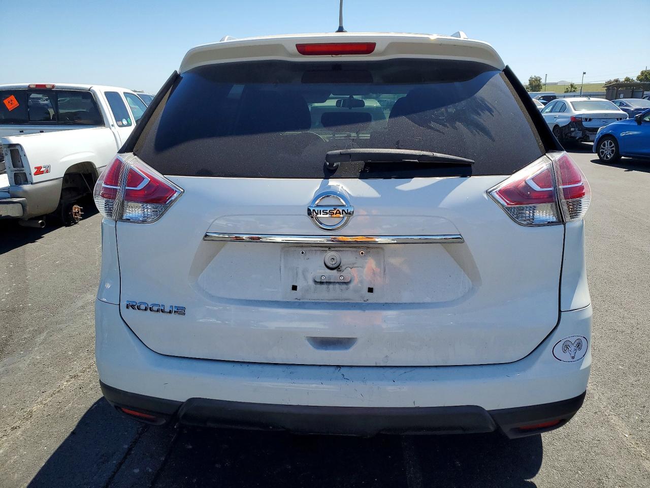2016 NISSAN ROGUE S photo 11