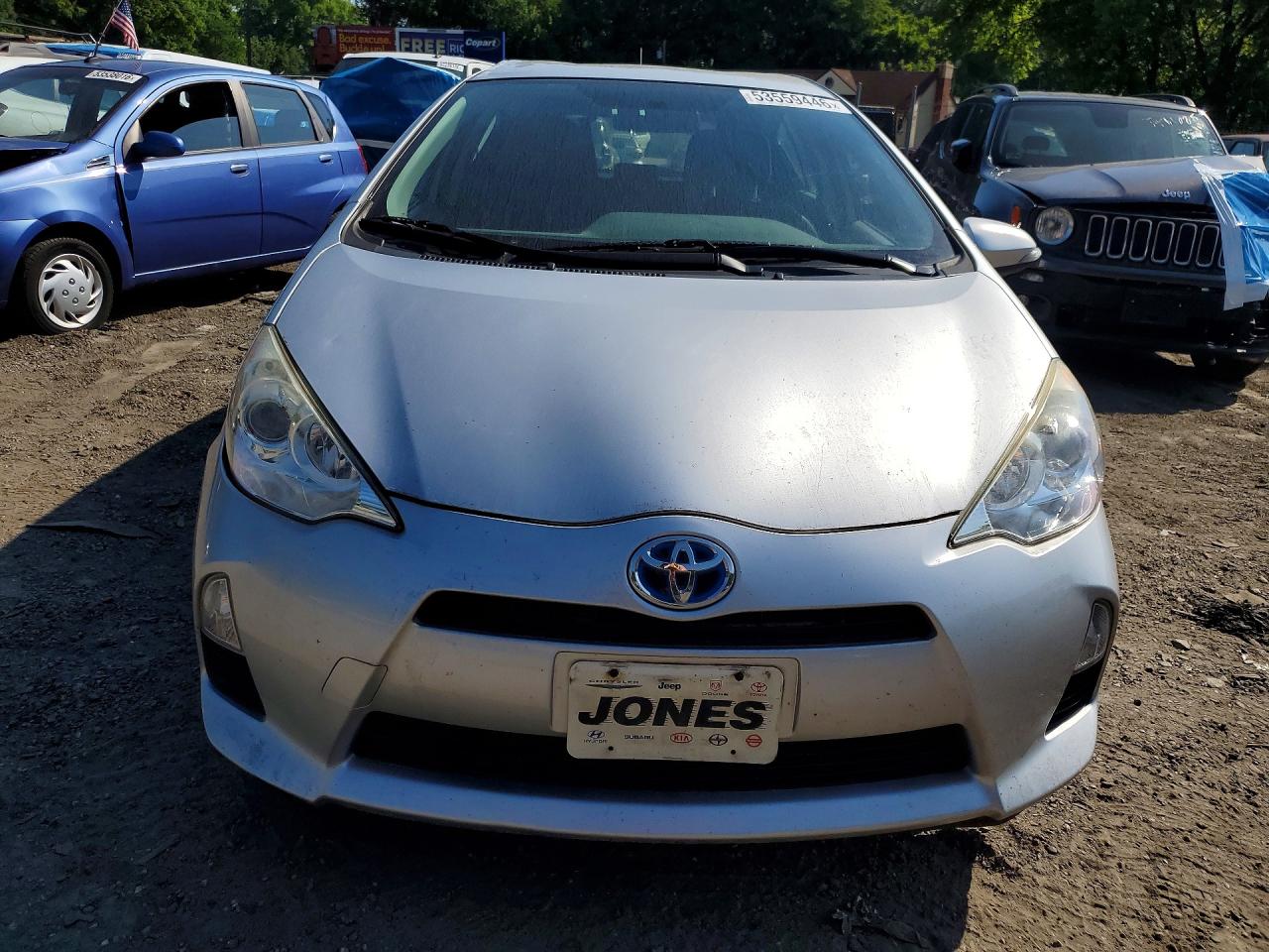 2014 TOYOTA PRIUS C TWO photo 13