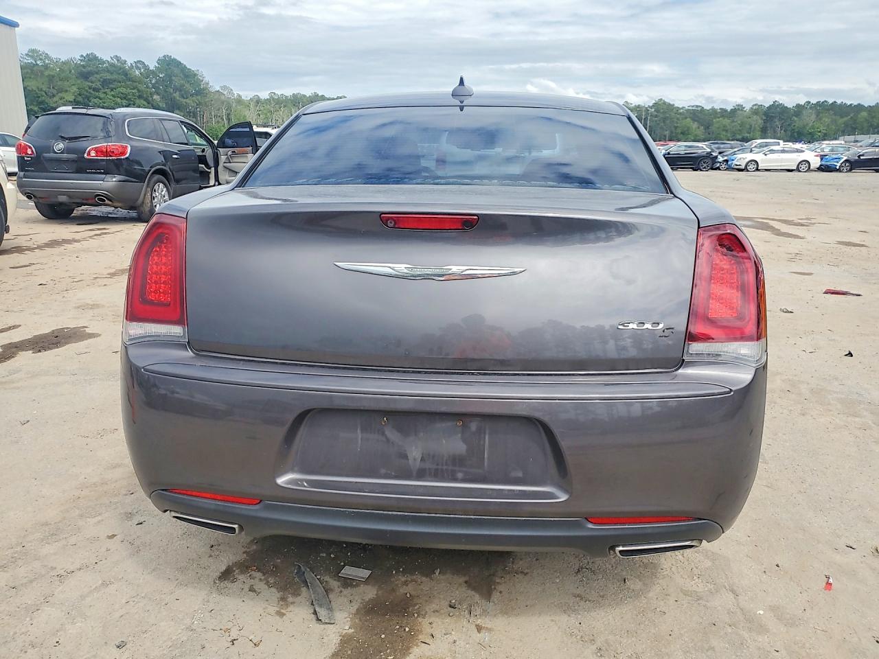 2019 CHRYSLER 300 S photo 16