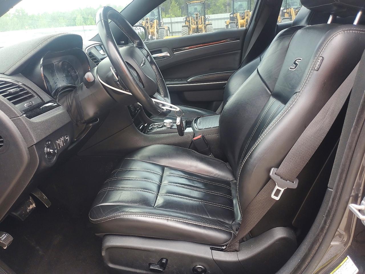 2019 CHRYSLER 300 S photo 19