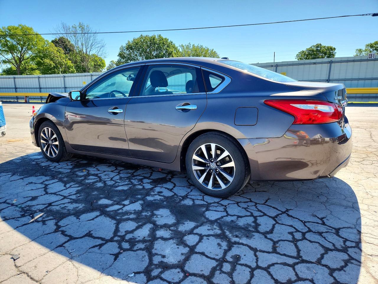 2017 NISSAN ALTIMA 2.5 SV photo 4