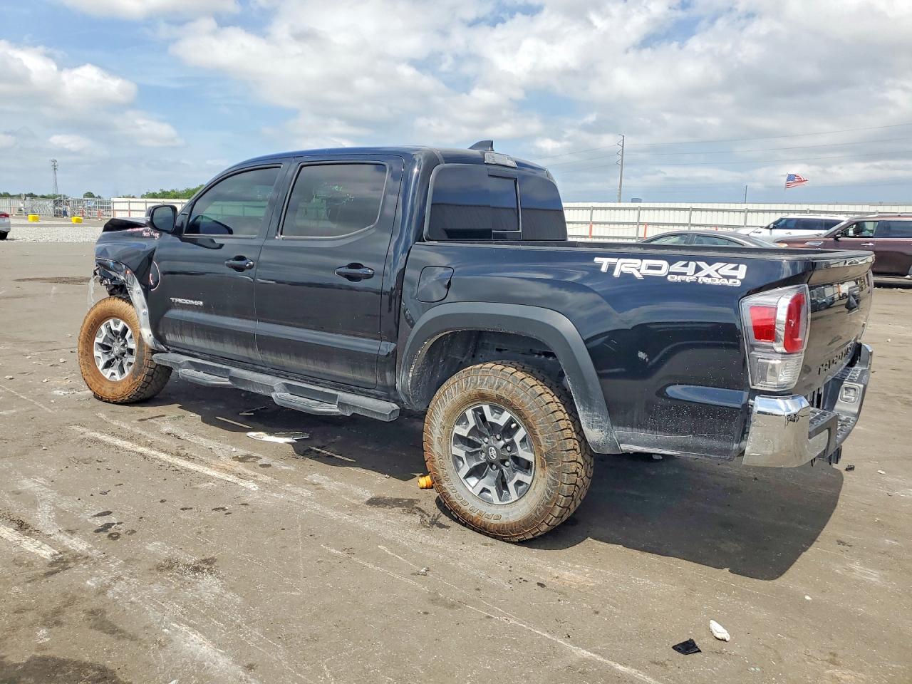 2022 TOYOTA TACOMA TRD OFF-ROAD photo 3