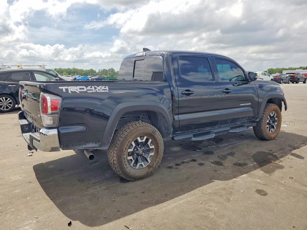 2022 TOYOTA TACOMA TRD OFF-ROAD photo 5
