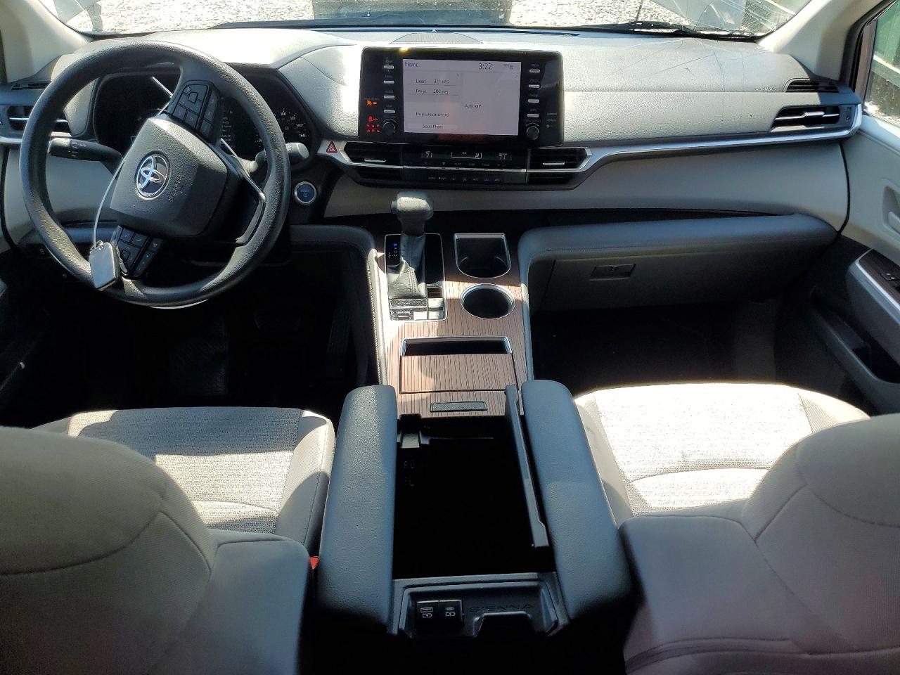 2022 TOYOTA SIENNA LE photo 15