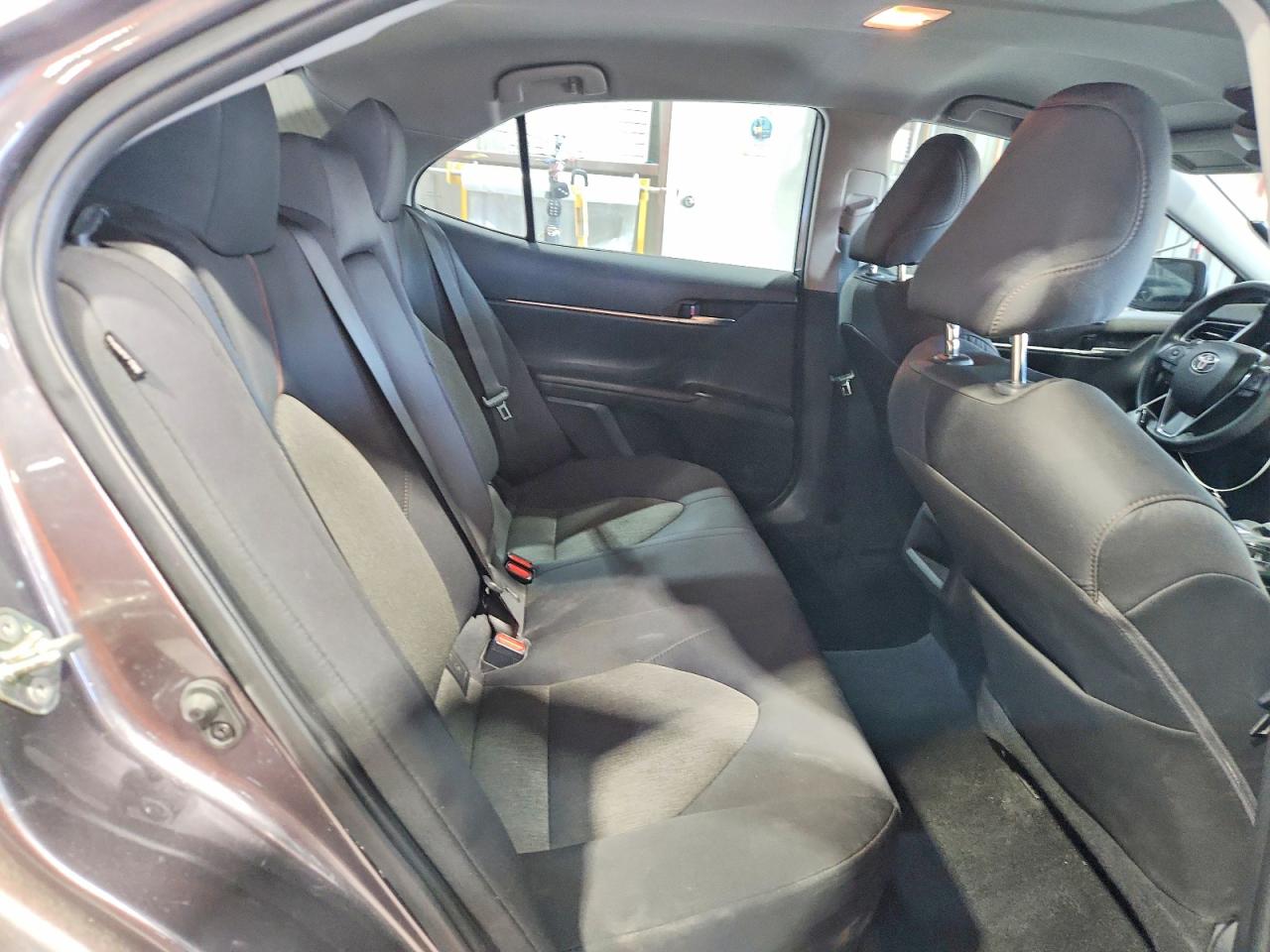 2020 TOYOTA CAMRY LE photo 19