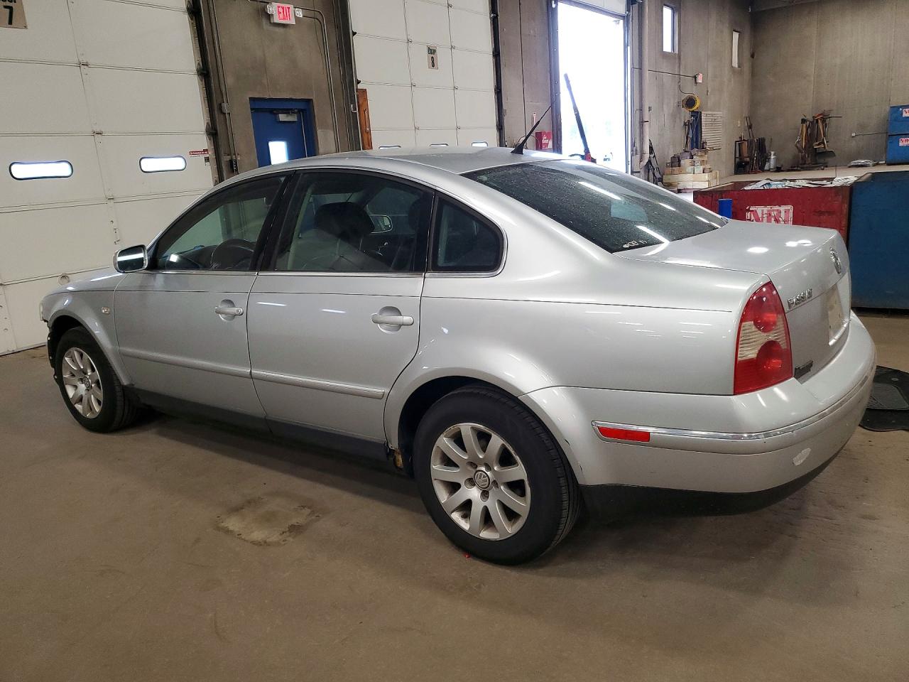 2003 VOLKSWAGEN PASSAT GLS photo 3