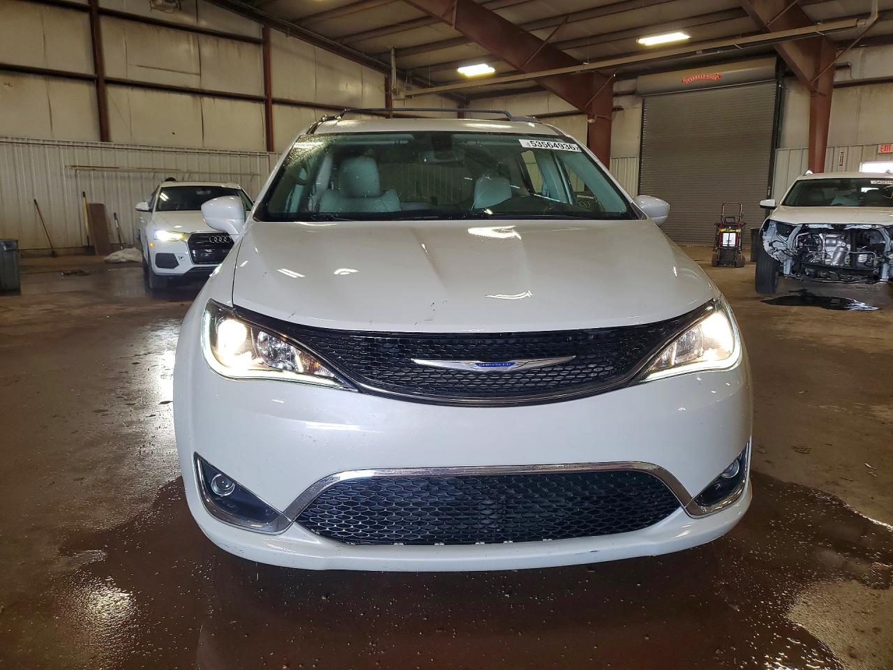 2019 CHRYSLER PACIFICA TOURING L photo 9