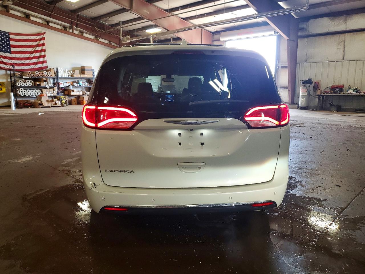 2019 CHRYSLER PACIFICA TOURING L photo 11