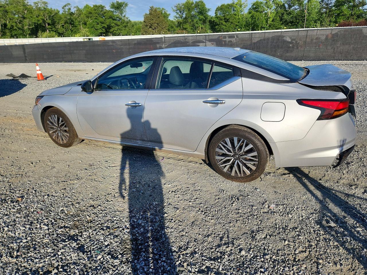 2025 NISSAN ALTIMA SV photo 4