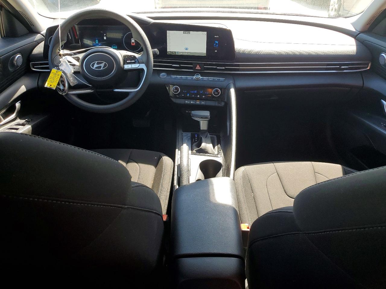 2024 HYUNDAI ELANTRA SEL photo 8