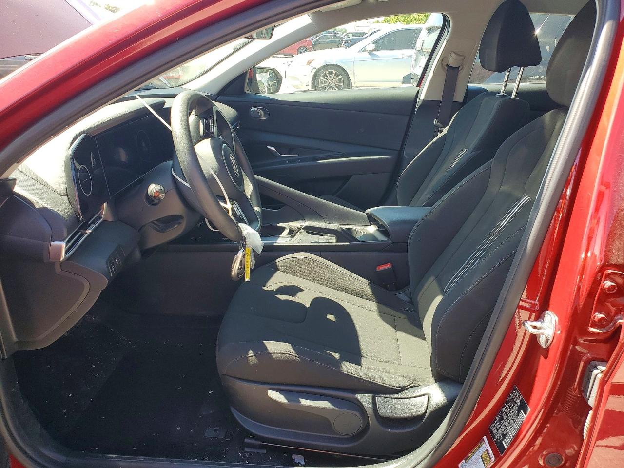 2024 HYUNDAI ELANTRA SEL photo 7