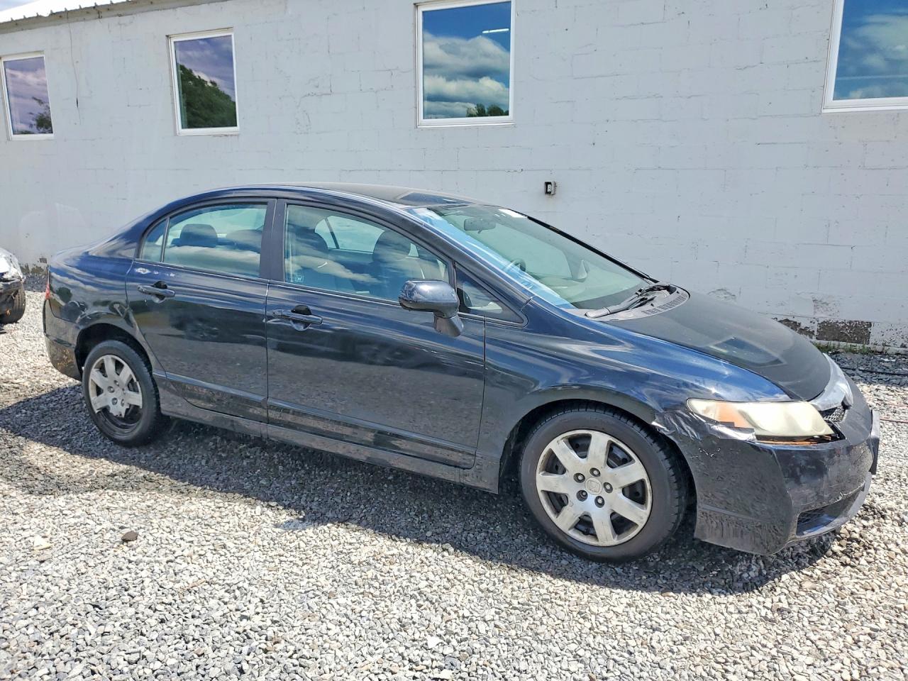 2010 HONDA CIVIC LX photo 4