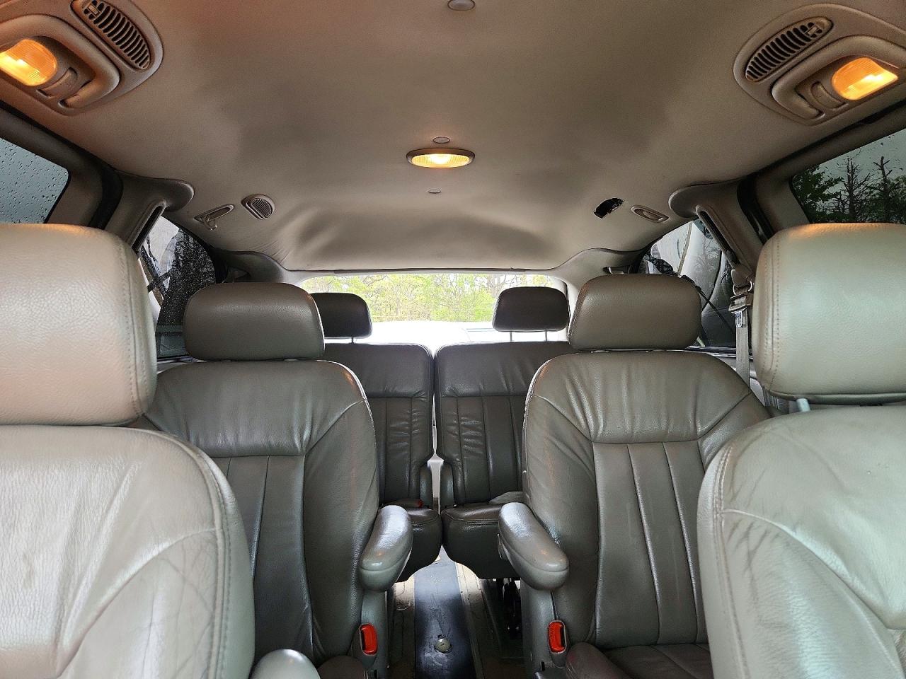 2001 CHRYSLER TOWN & COUNTRY LXI photo 10