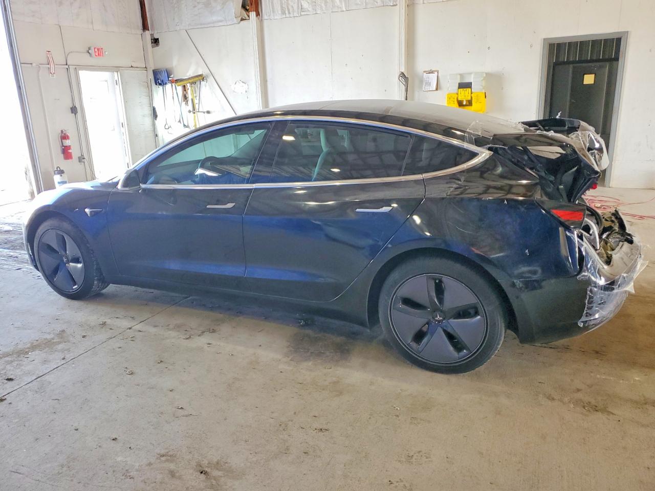 2019 TESLA MODEL 3 photo 4