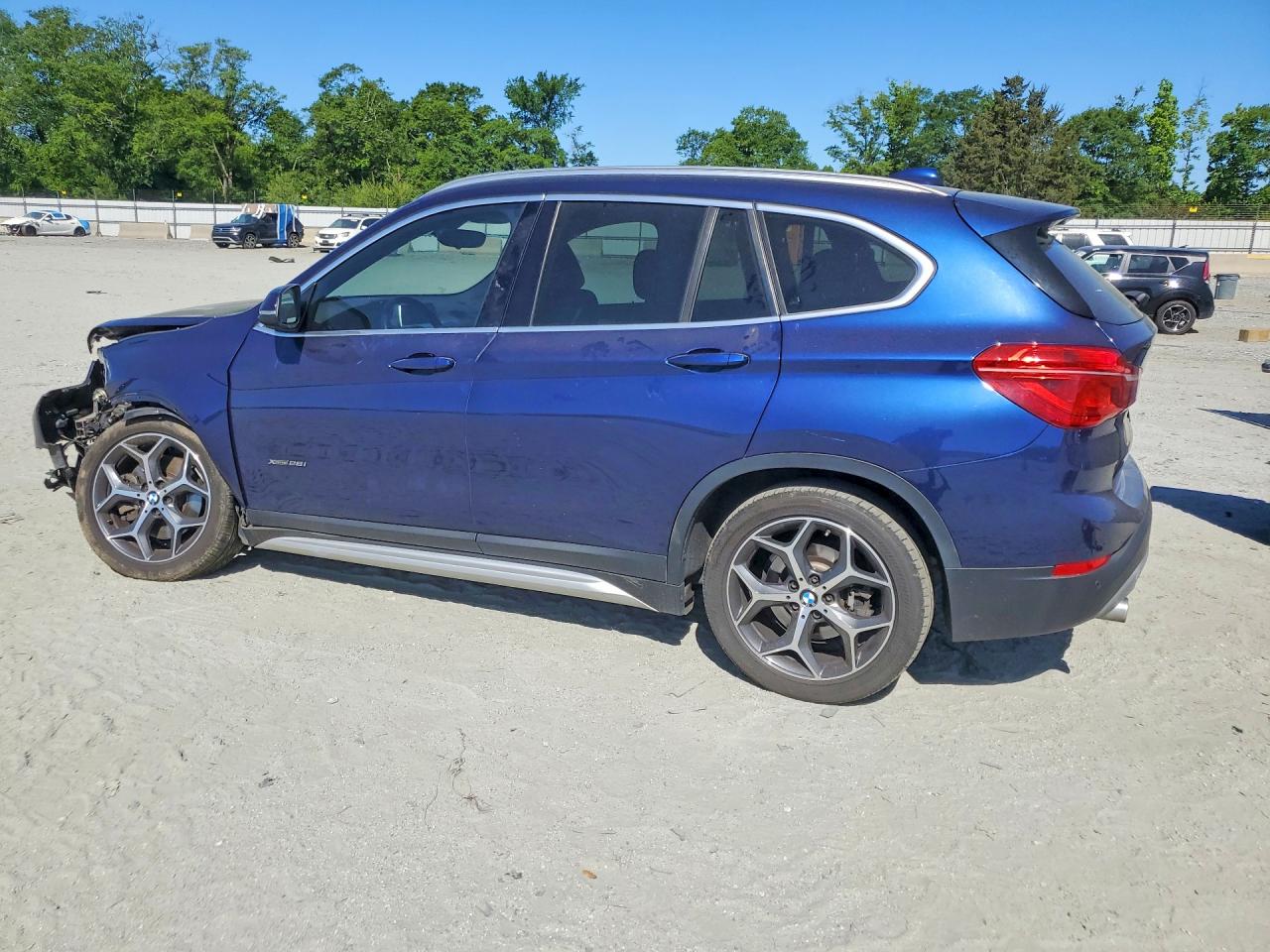 2016 BMW X1 XDRIVE28I photo 3